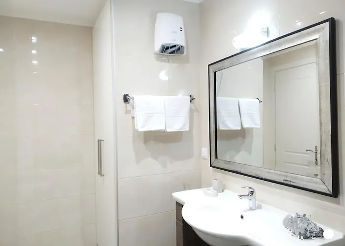 Hébergement de vacances Sunshine 2 With Sea View *