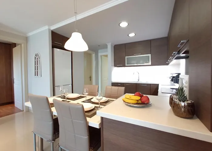 Hébergement de vacances Sunshine 2 With Sea View *